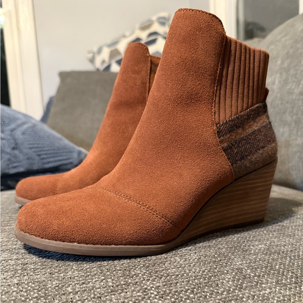 Women's Sadie Pull On Dark Ember Brown Suede Wedge Booties